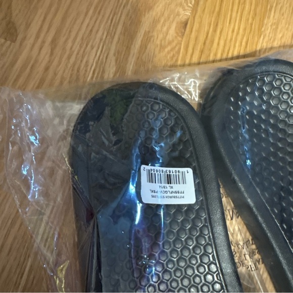 Pittsburgh Steelers Slide Sandals NEW 13/14 Men’s Black Gold NFL Football - Picture 4 of 4